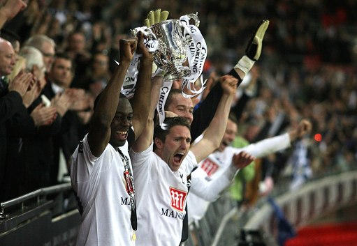 3-0！英超争冠格局骤变：神锋3场5球 12.1亿豪门3连胜落后枪手2分（3-0大捷！英超争冠形势生变：神锋近3战5球，12.1亿豪门三连胜距枪手仅2分）