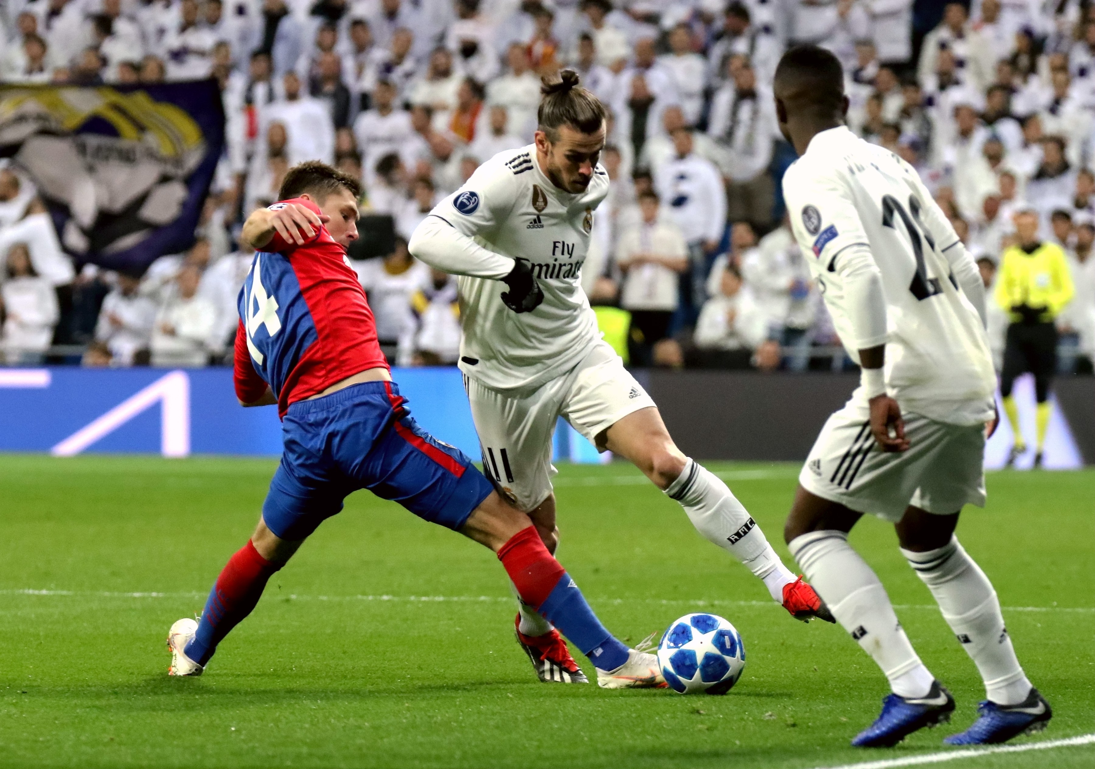 半场战报：美因茨1-0云达不莱梅，西尔万-威德默破门（半场比分：美因茨1比0领先云达不莱梅，西尔万-威德默建功）