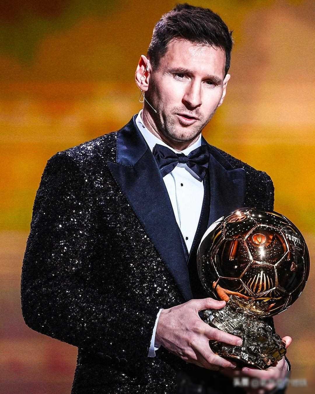 跟队记者：邓弗里斯因脚踝受伤可能缺阵至12月中旬左右（队记：邓弗里斯脚踝伤势或将缺席至12月中旬）