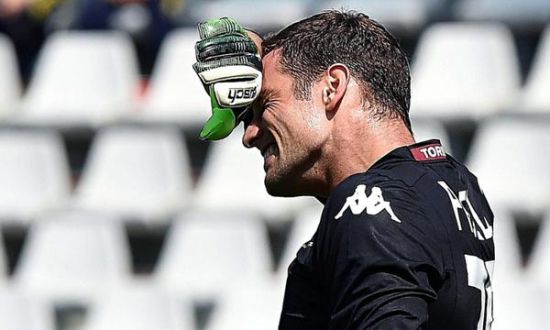 中国女排3-1战胜哥伦比亚提前晋级16强，取得两连胜。（中国女排3-1击败哥伦比亚，提前锁定16强席位，豪取两连胜）