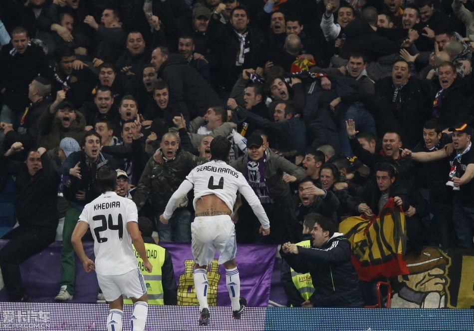 大四喜：姆巴佩vs奥林匹亚科斯个人集锦（姆巴佩上演大四喜：对阵奥林匹亚科斯个人精彩集锦）